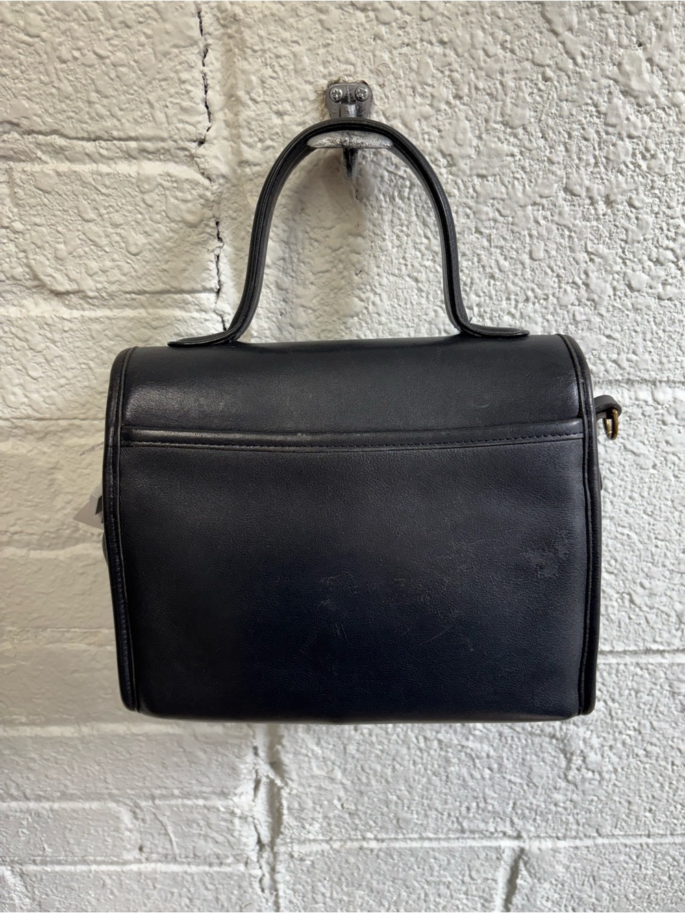 Vintage 9977 Coach Manor Black Leather Top-Handle Satchel with Gold Turn-Lock - Picture 3 of 12